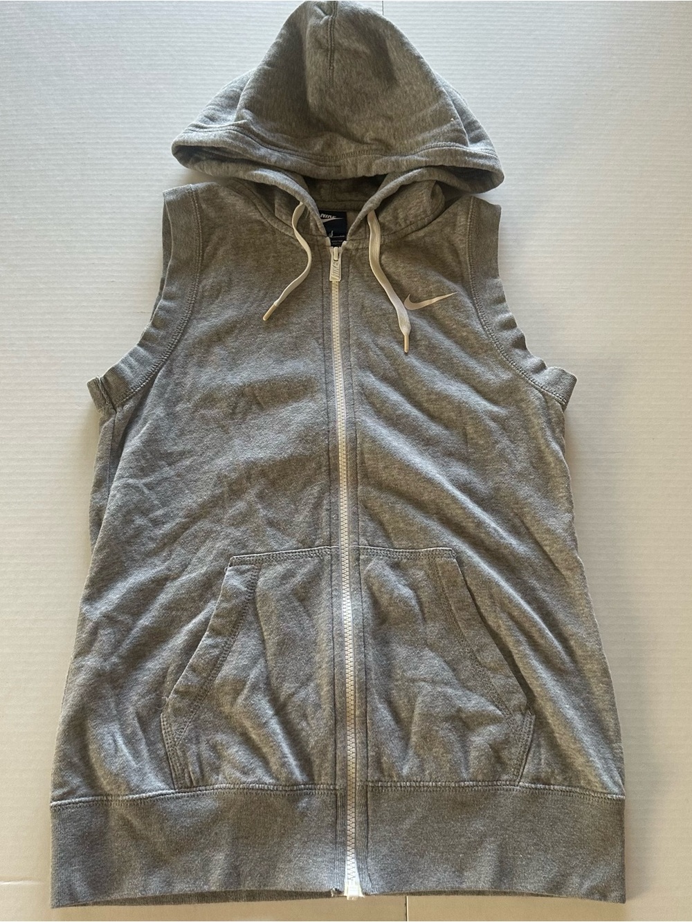 Nike Women’s Gray Sleeveless Hoodie Zip Vest Y2K vibes